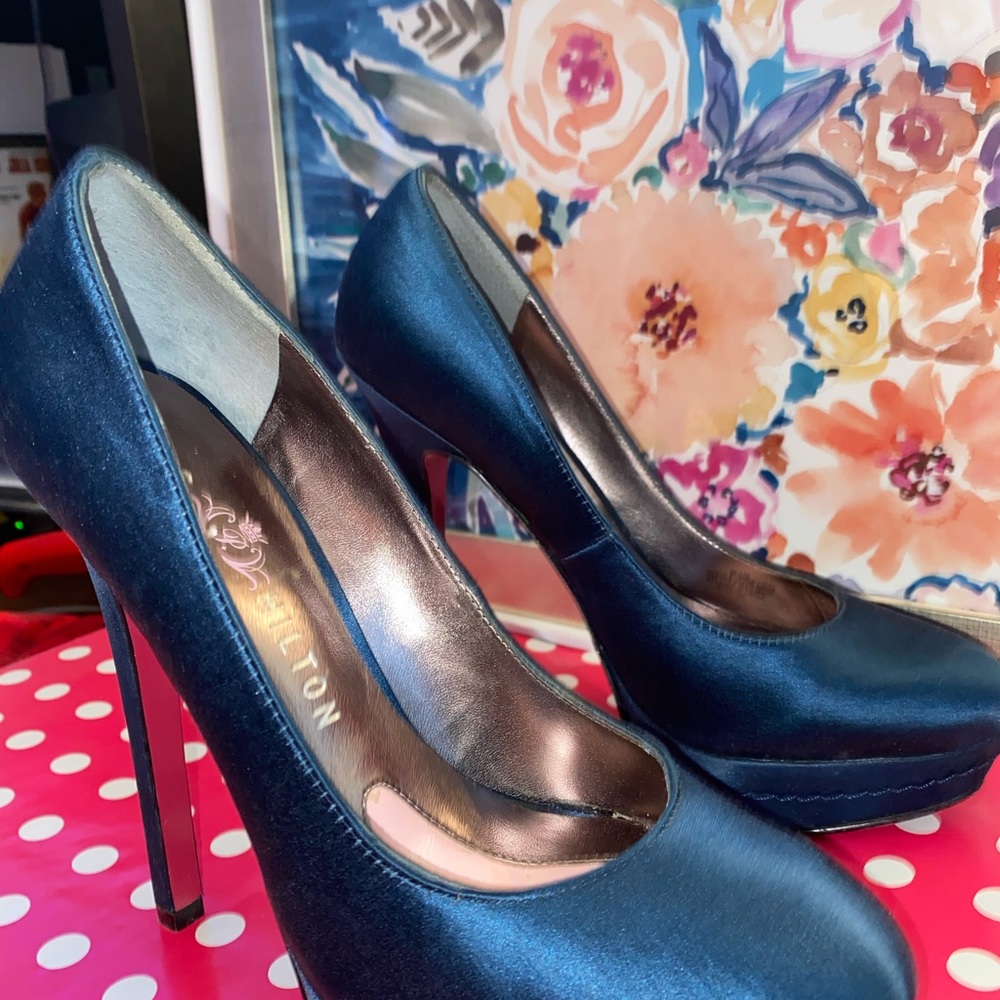 Paris Hilton Platform Heels. PreOwned. Great shape